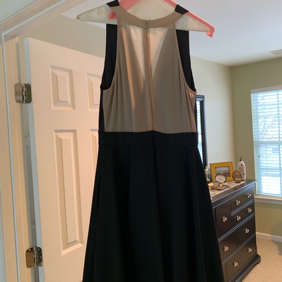 Dress - Picture 3 of 4